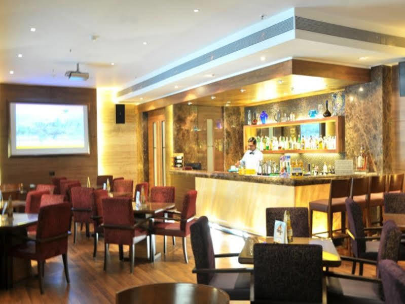 The Classique Club Mumbai Exteriör bild