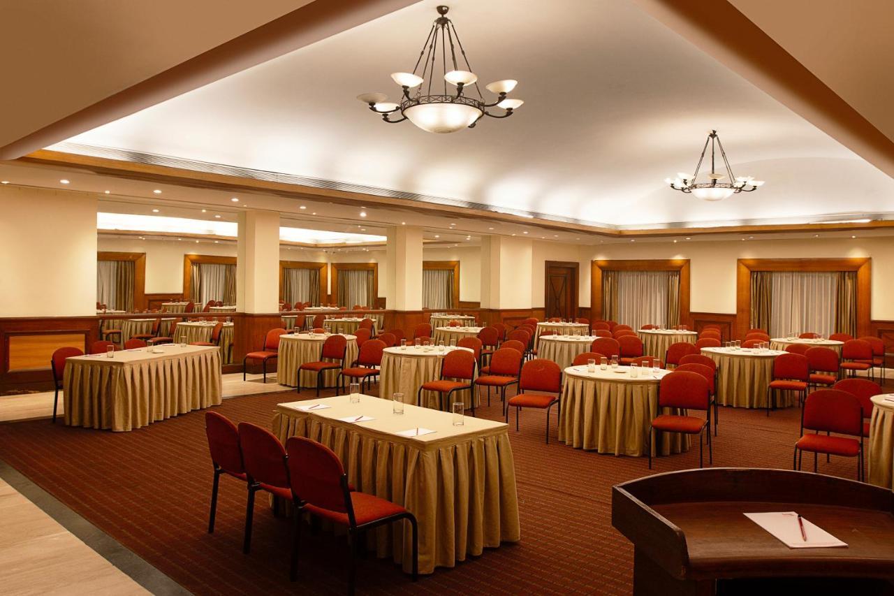 The Classique Club Mumbai Exteriör bild